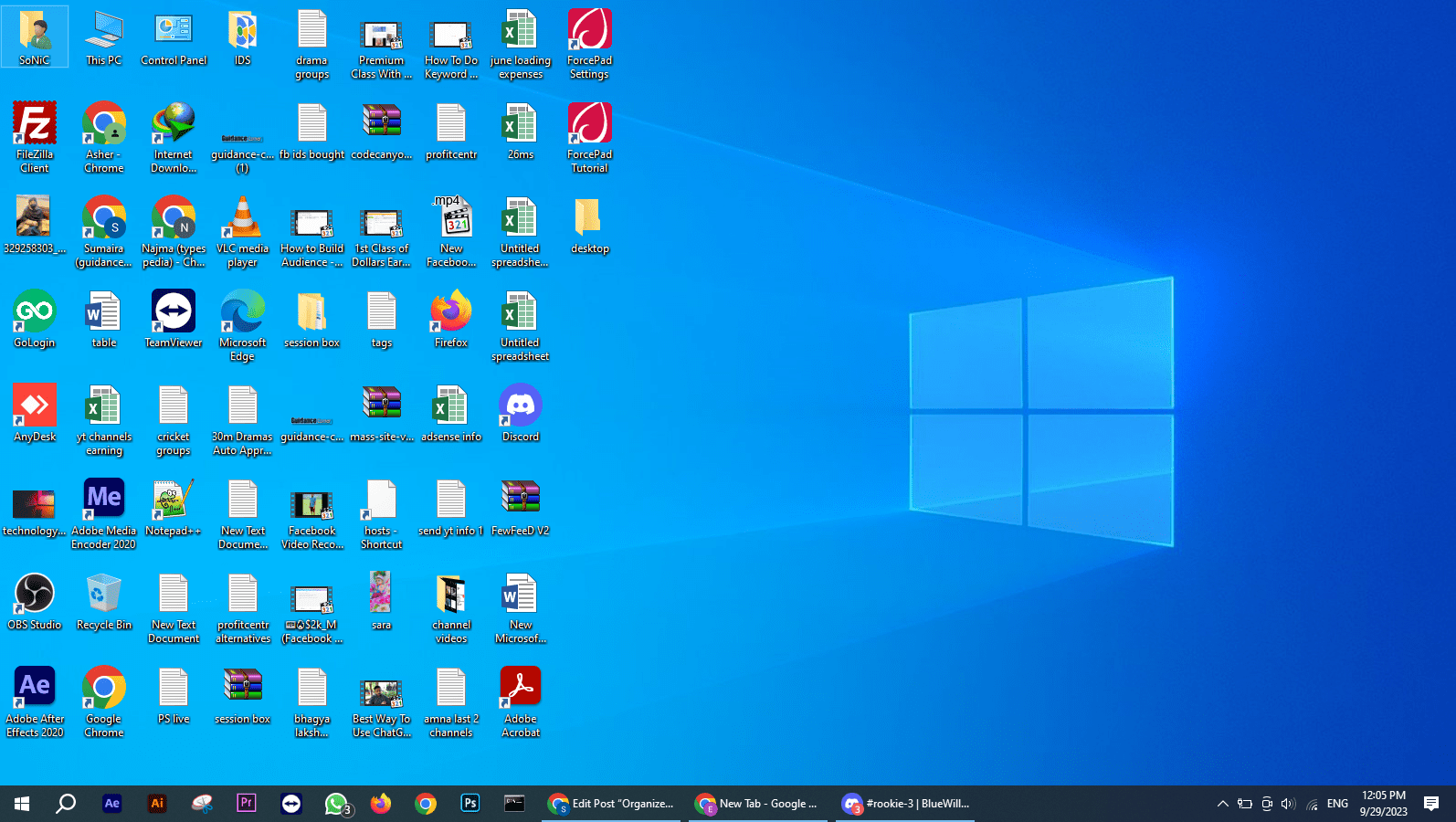 showing Windows 7 Desktop Icons and how to organize them smartly